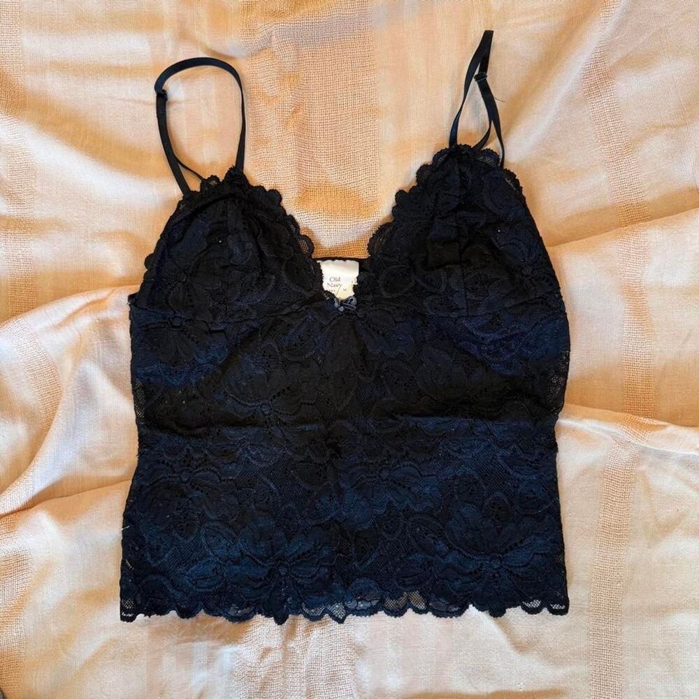 Old Navy y2k black lace cropped cami size medium